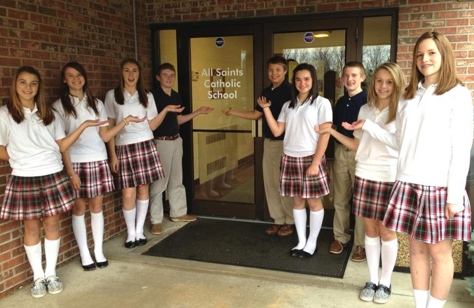 Keliling Dunia Melihat Tipe Seragam Siswi SMA